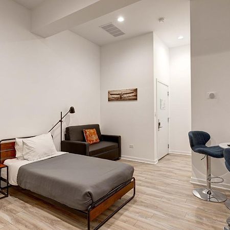 Cabin 105 By 747 Lofts Chicago Exterior photo