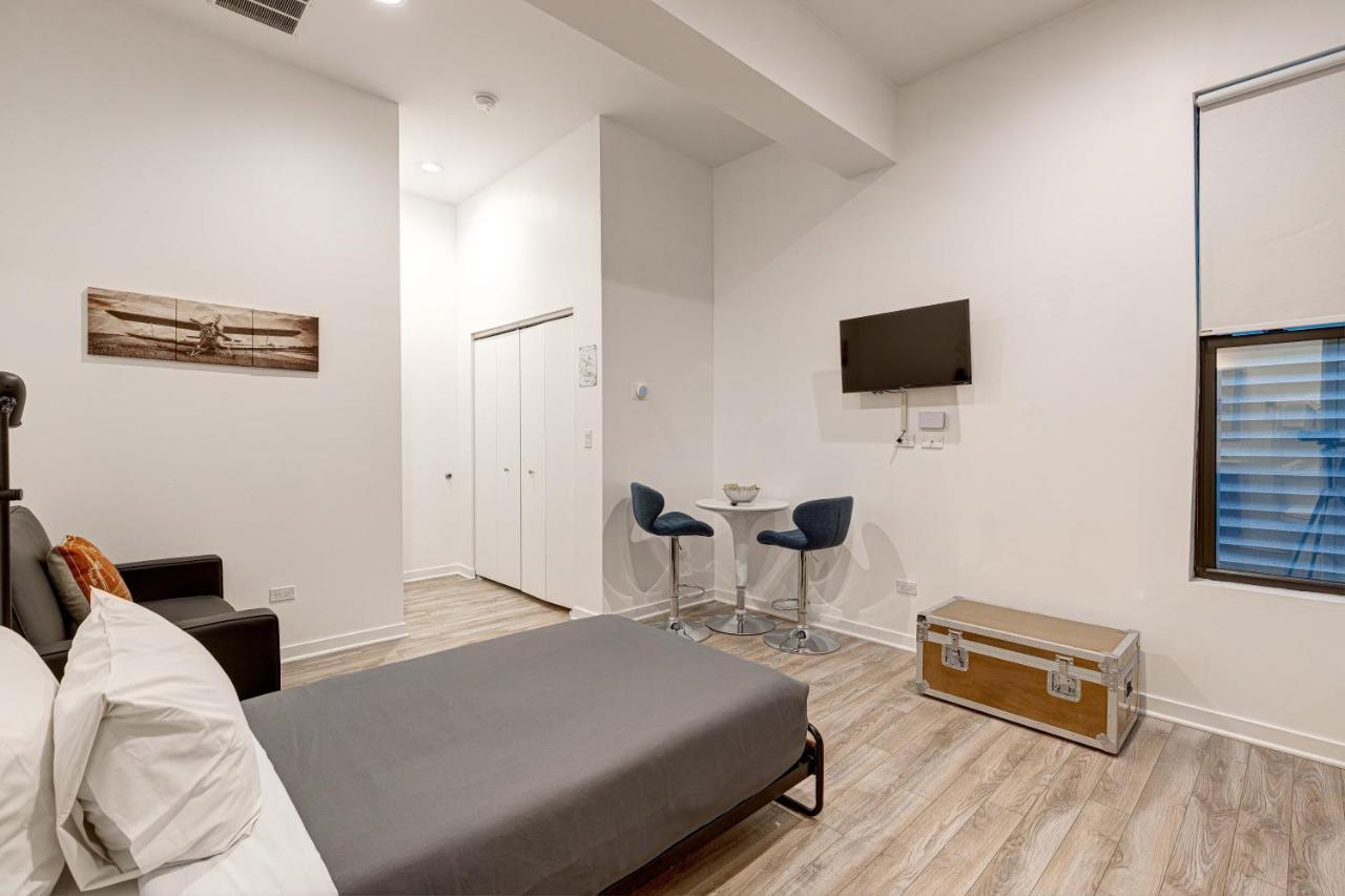 Cabin 105 By 747 Lofts Chicago Exterior photo
